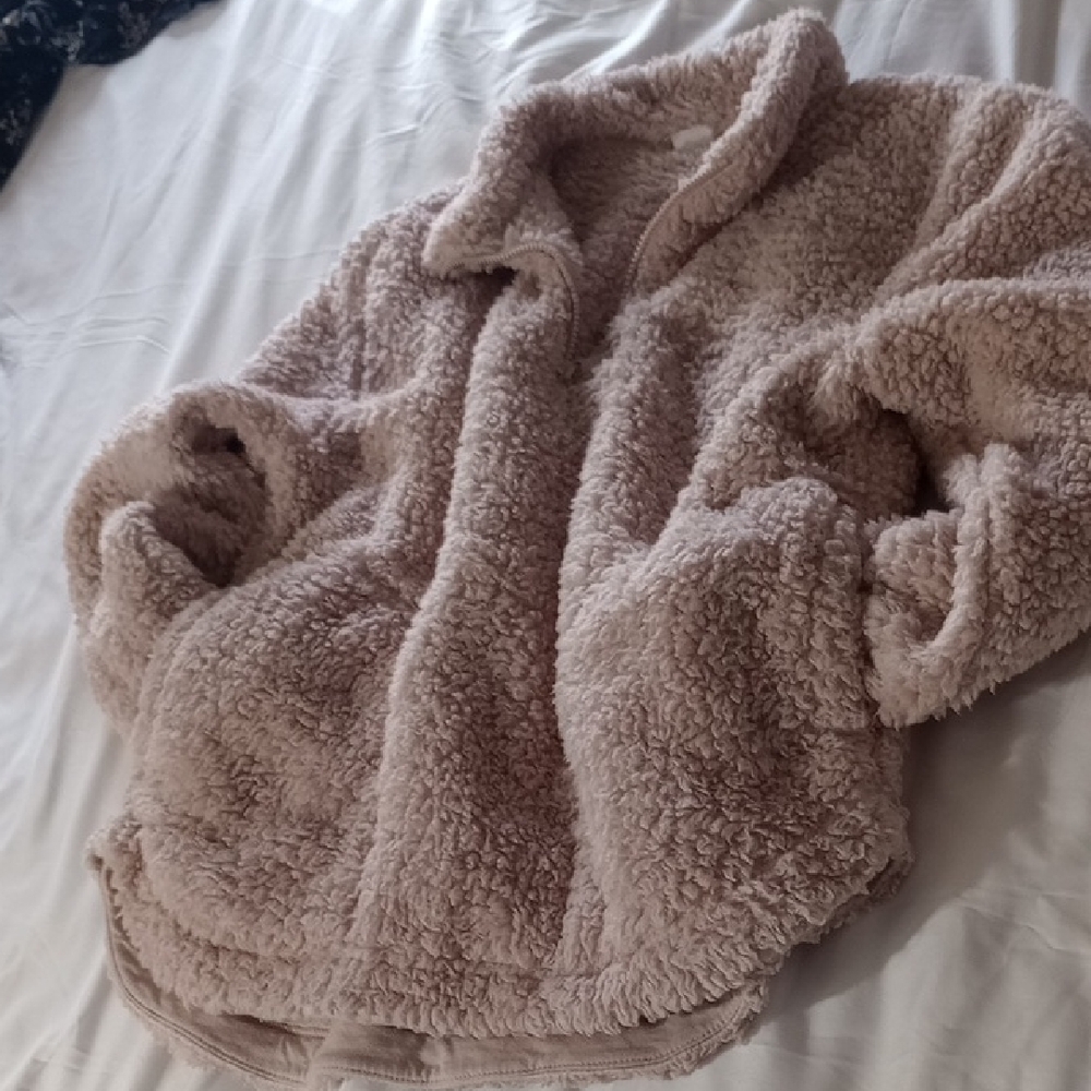 GAP Soft Plush Sherpa Jacket in Cream